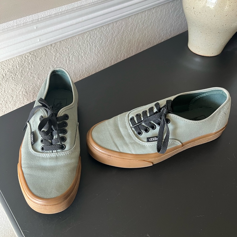 Vans sneakers, Gum Sole, Unisex Men’s 6.5 / Women’s 8.0